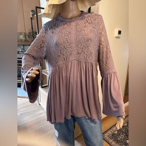 Kate & Mallory Lace Blouse Mauve Lilac LG SOFT Bell Sleeves Cotton Rayon Spandex